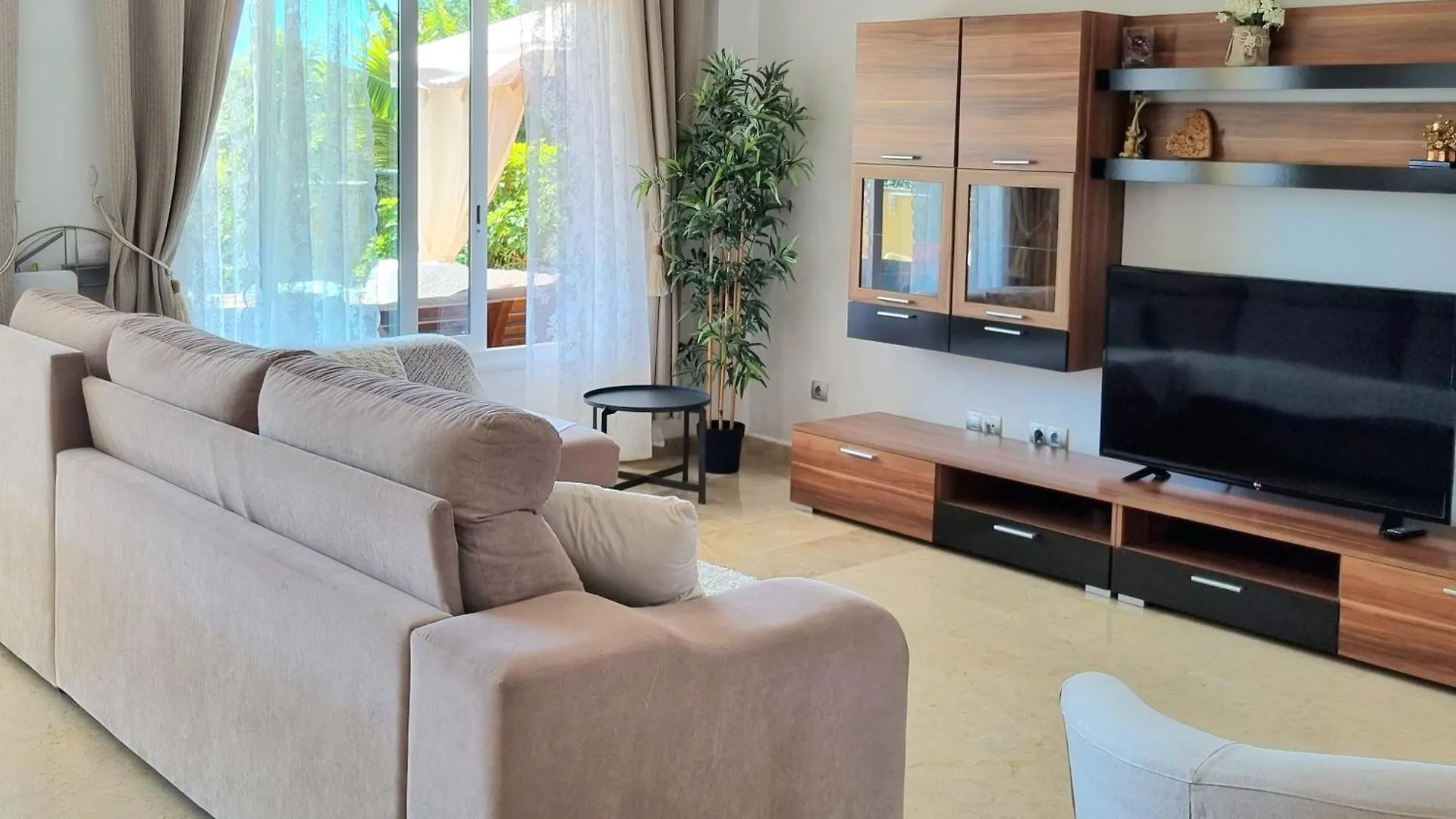 Apartamento En Playa La Arena Puerto de Santiago  Spain